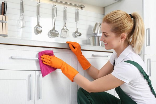 Kitchen-Cabinets-exterior-Cleaning